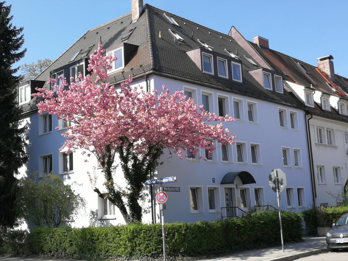 Отель Boardinghouse Munchen-Laim Экстерьер фото